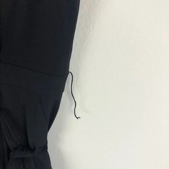 Vince Camuto Sleek V Neck Wrap Wide Palazzo Leg Black Jumpsuit ~L - Picture 7 of 7